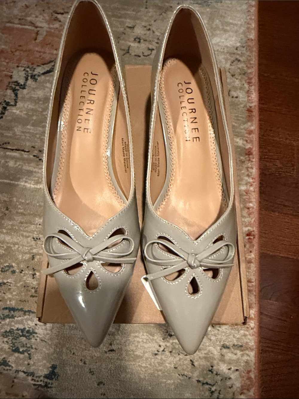 Journee Collection Gray Pointed-Toe Bow Cutout Pumps - Size 7
